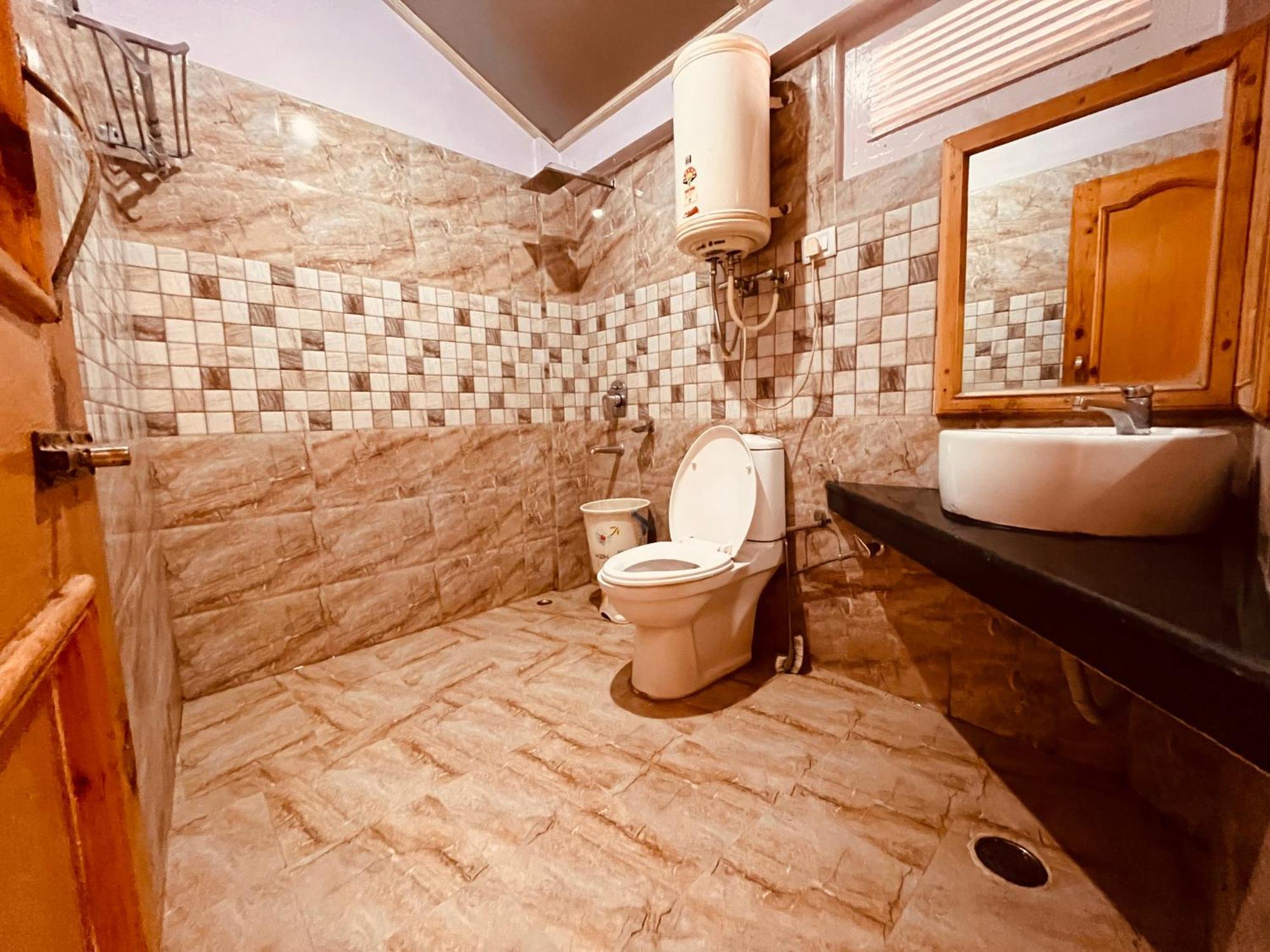 Hotel Hollywood Vibes #Riverview #Premium Rooms #Prime Location #Most Awarded #Parking #Top Rated #Open Terrace #Lawn #Best Selling Hotel In Manali 외부 사진