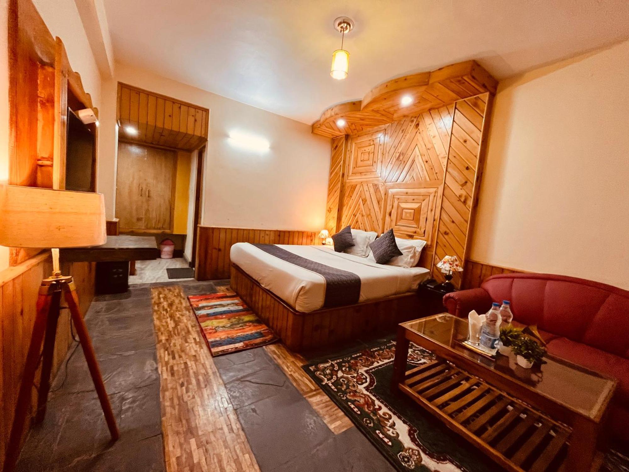 Hotel Hollywood Vibes #Riverview #Premium Rooms #Prime Location #Most Awarded #Parking #Top Rated #Open Terrace #Lawn #Best Selling Hotel In Manali 외부 사진