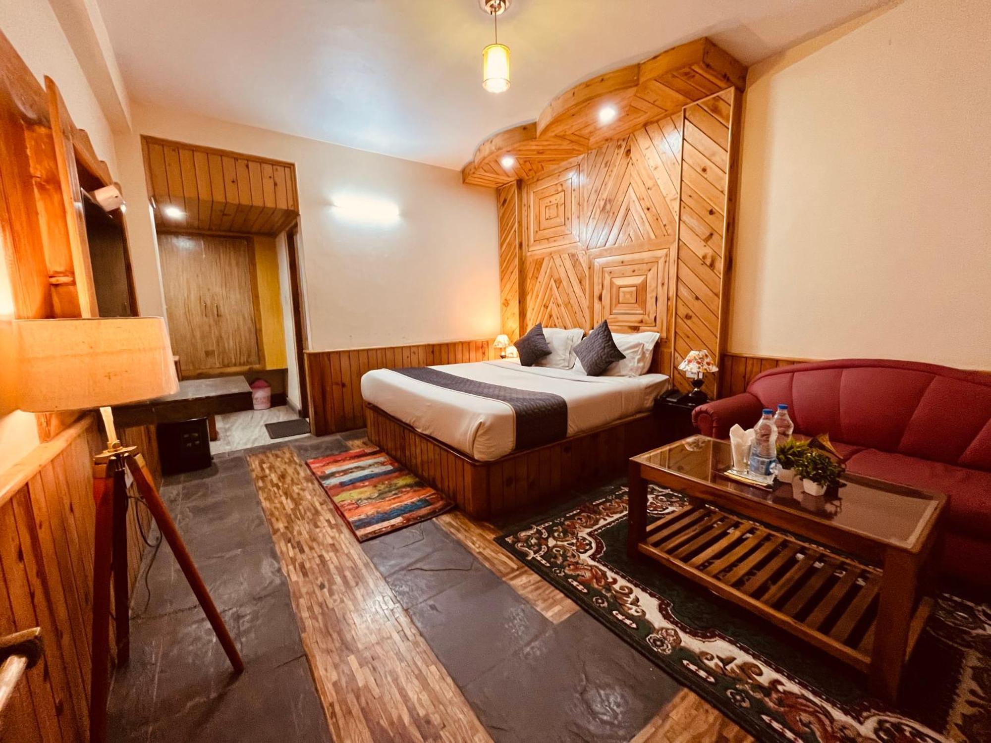 Hotel Hollywood Vibes #Riverview #Premium Rooms #Prime Location #Most Awarded #Parking #Top Rated #Open Terrace #Lawn #Best Selling Hotel In Manali 외부 사진