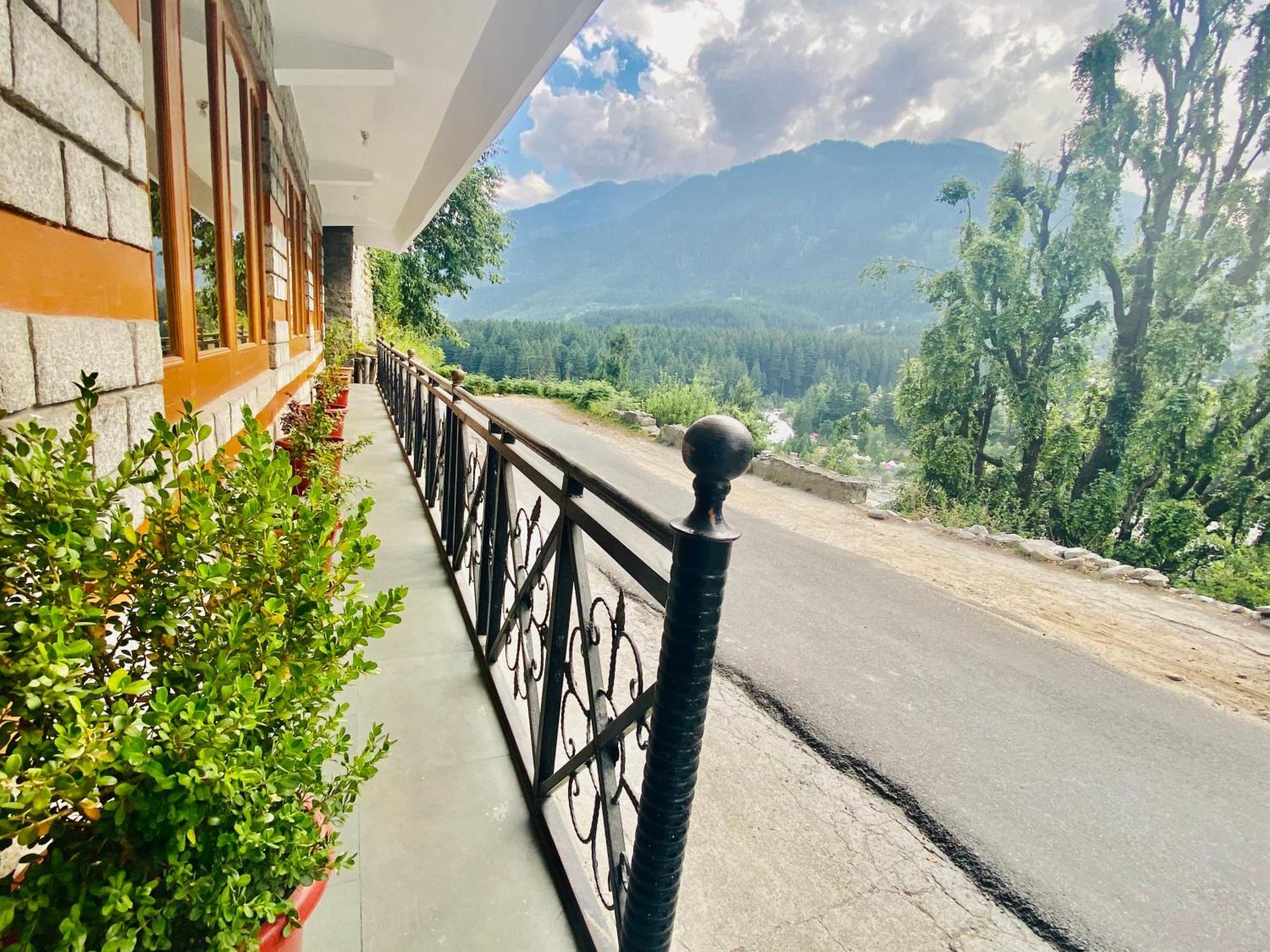 Hotel Hollywood Vibes #Riverview #Premium Rooms #Prime Location #Most Awarded #Parking #Top Rated #Open Terrace #Lawn #Best Selling Hotel In Manali 외부 사진